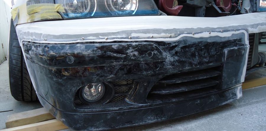 バンパーのカスタマイズ作業1