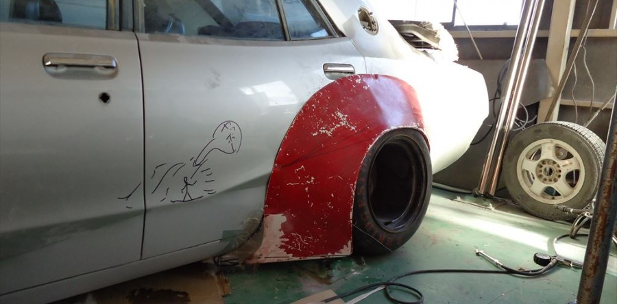 リアフェンダー製作2【スカイライン(C110型)】